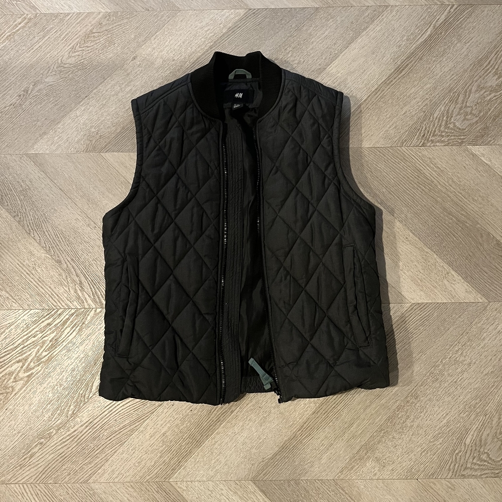 H&M Quilted Padded Sleeveless Jacket Vest Size 36R Dark Gray